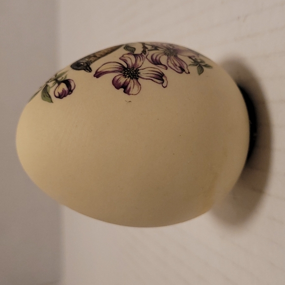 Beautiful Pair of Porcelain Eggs - Picture 9 of 16